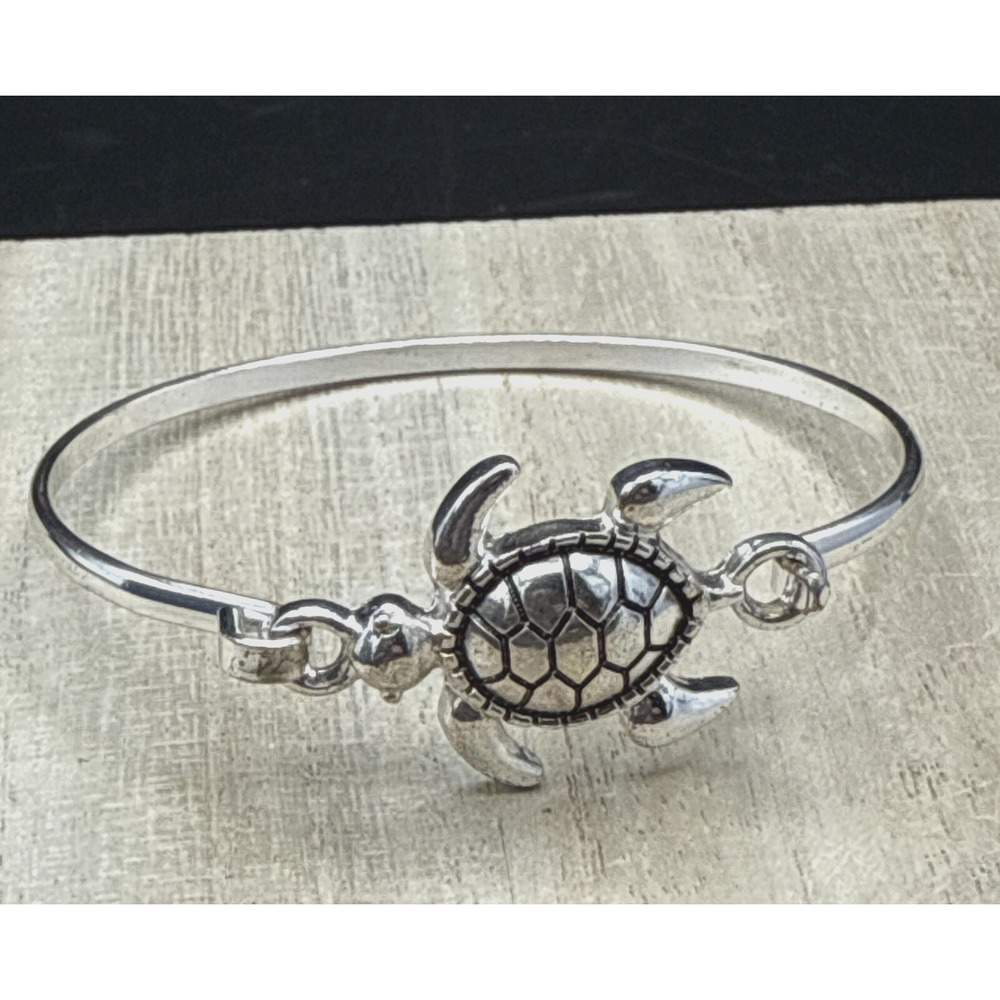 Sea Turtle Bracelet 6.75" Reptile Silver Tone Black Enamel Thin Wire Bangle